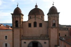 esterno della cattedrale di ales