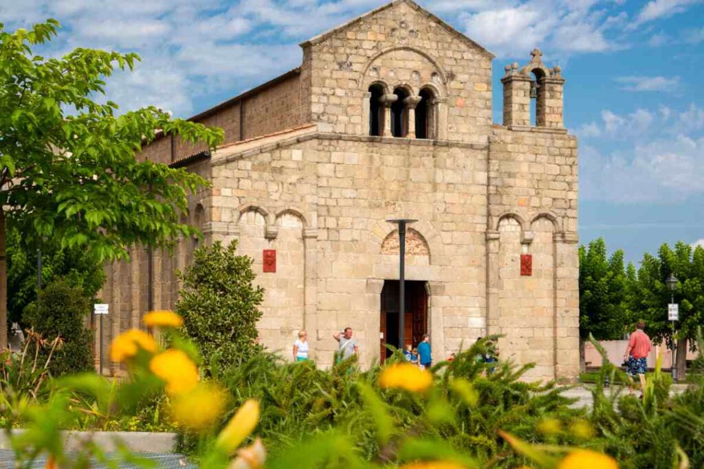 esterno basilica di san simplicio a olbia