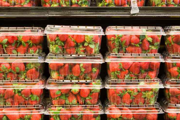 fragole al supermercato