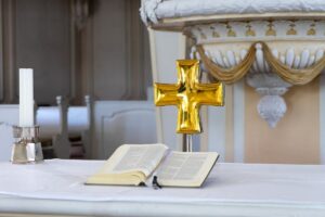 altare in una chiesa