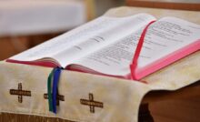 bibbia in chiesa