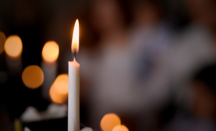 candele in chiesa