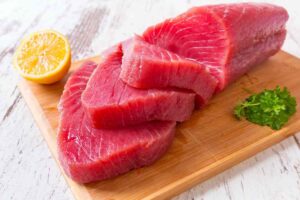 Tonno crudo a fette