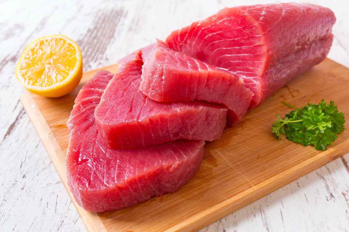Tonno crudo a fette