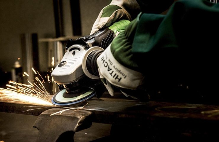 lavoratore metalmeccanico