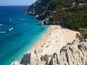 cala sisine vista dall'alto