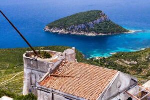 Abitazione, vista sul mare e su piccolo promontorio