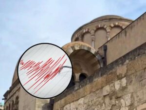 Sfondo Chiesa dei Catalani di Messina e tondo con registrazione terremoto