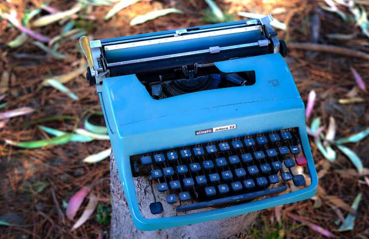 macchina da scrivere lettera 32 olivetti