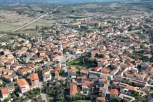 vista aerea del centro abitato di ottana