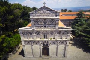 esterno della chiesa di san pietro di sorres