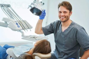 Dentista con paziente