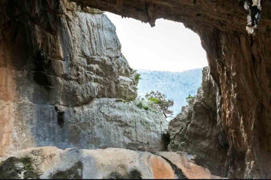 Vista da una grotta