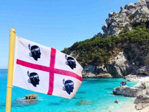 sfondo Lanusei e bandiera Sardegna