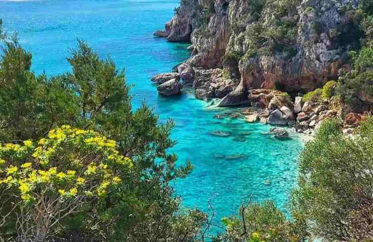 cala luna vista dall'alto