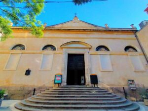 facciata chiesa san sepolcro cagliari