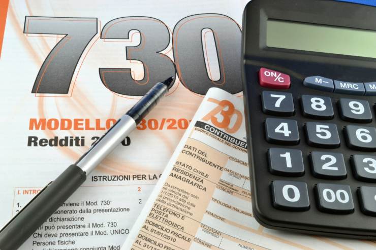 modello 730 penna e calcolatrice