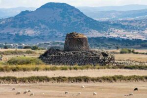 Costruzione megalitica sarda: nuraghi