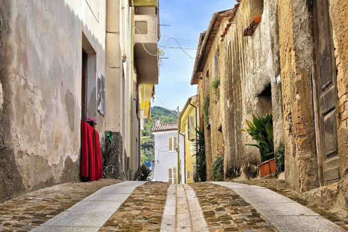 Stradine del paese di Tonara