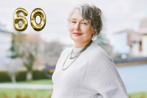 donna felice anziana numero 60