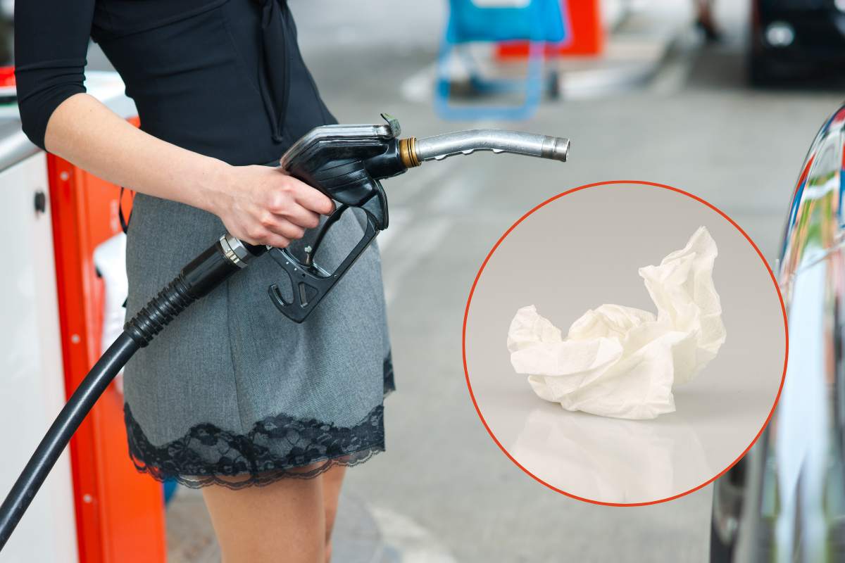 Ragazza con la pompa del carburante in mano e cornice con un fazzoletto