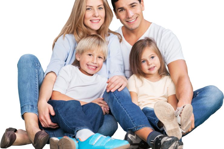 padre madre figlio e figlia famiglia felice