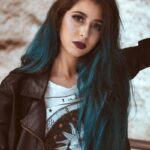 capelli blu e neri