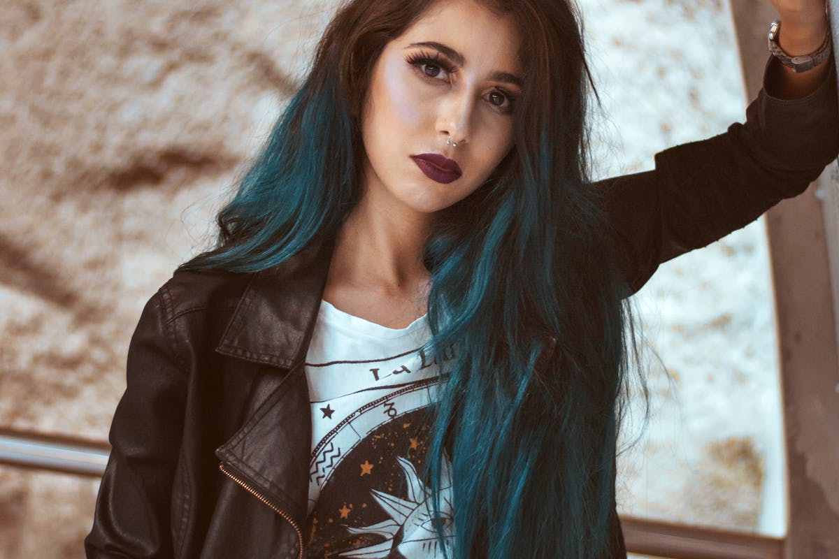 capelli blu e neri