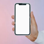 Smartphone bloccato con schermata bianca