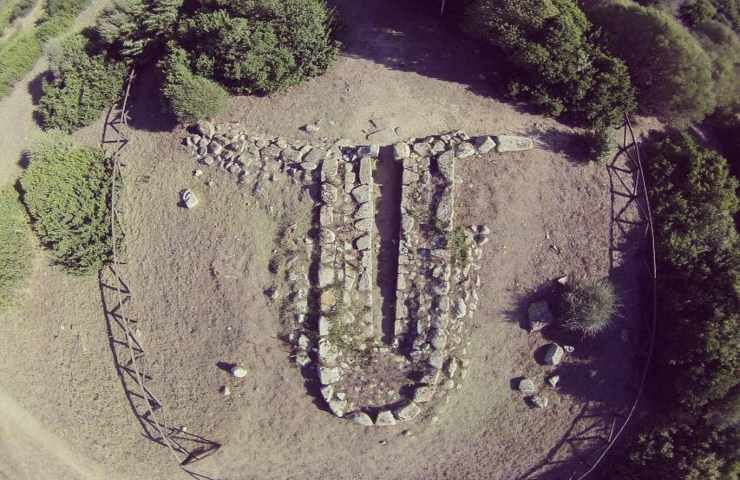 la tomba dei giganti sito di lu brandali sardegna